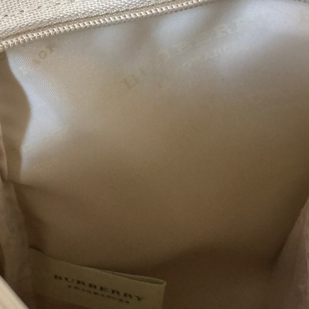 💥NWT Burberry Cosmetic Dopp Travel Bag - Picture 6 of 10